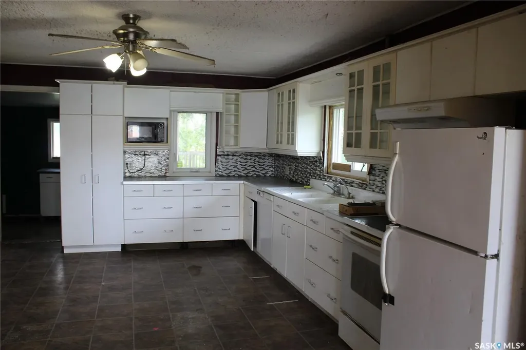 214 4th Street E Wilkie SK S0K 4W0