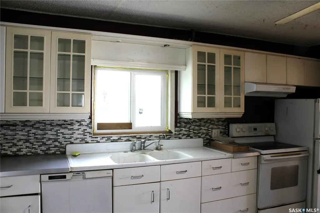214 4th Street E Wilkie SK S0K 4W0