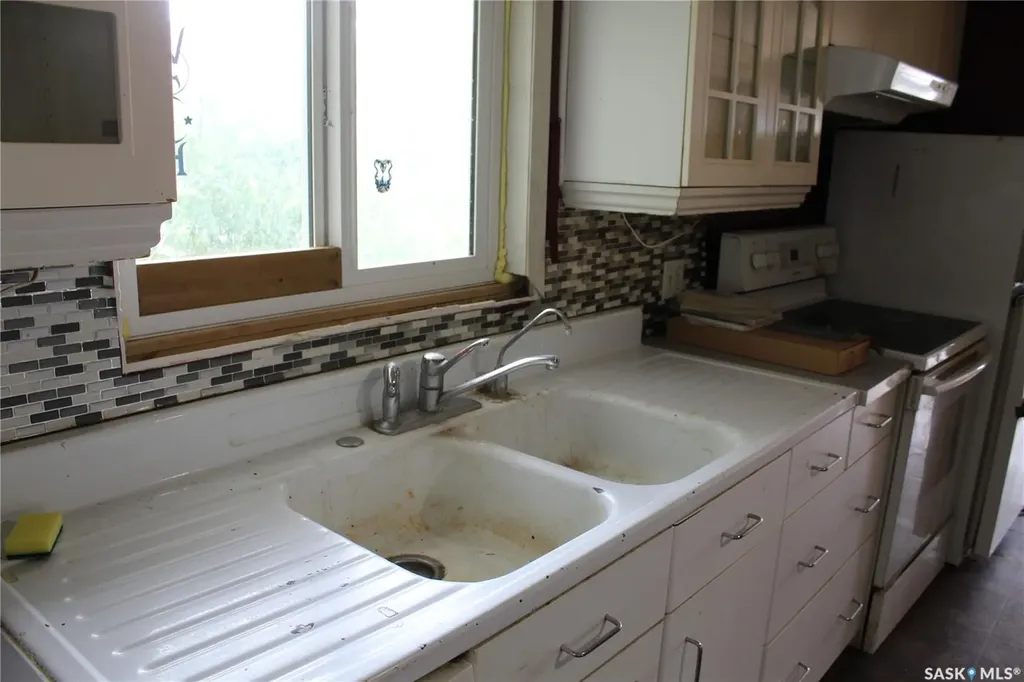 214 4th Street E Wilkie SK S0K 4W0