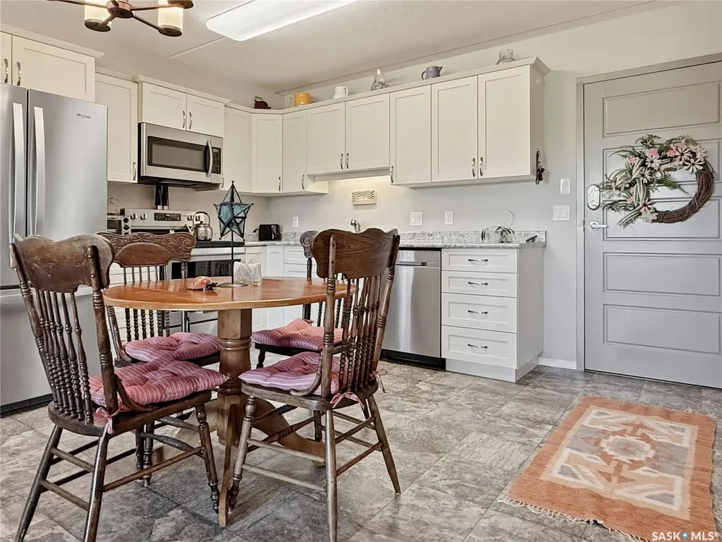 2426 Buhler Avenue North Battleford SK S9A 1R5