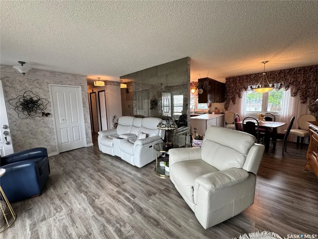 313 5th Avenue W Biggar SK S0K 0M0