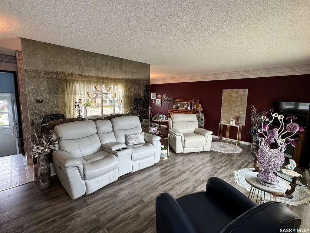 313 5th Avenue W Biggar SK S0K 0M0