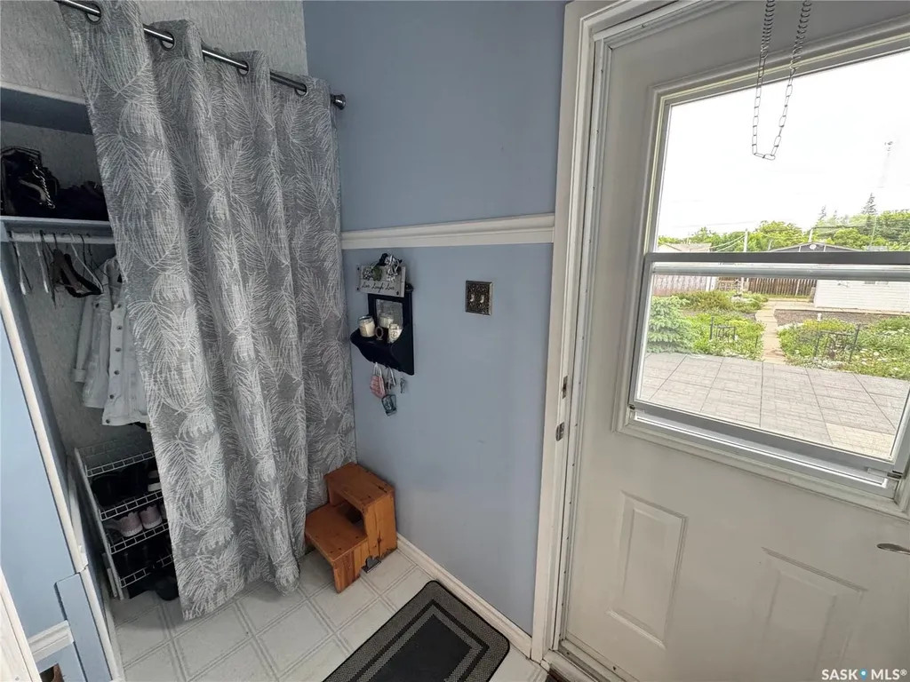 313 5th Avenue W Biggar SK S0K 0M0