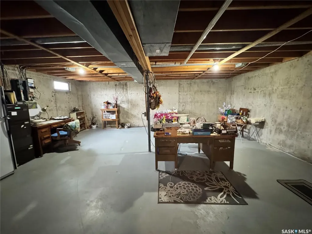 313 5th Avenue W Biggar SK S0K 0M0