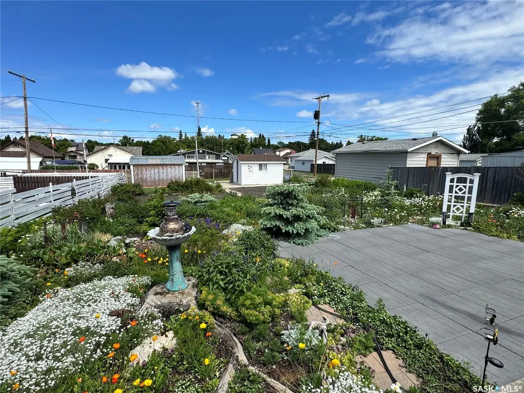 313 5th Avenue W Biggar SK S0K 0M0