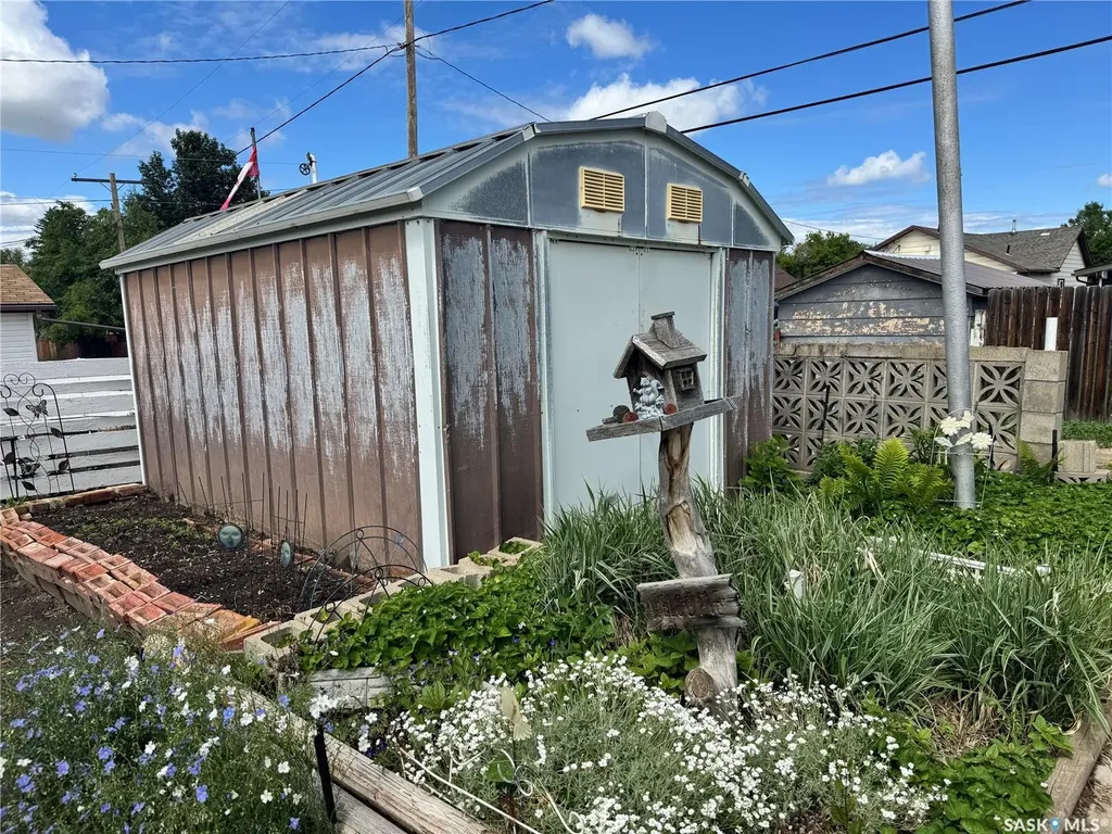 313 5th Avenue W Biggar SK S0K 0M0