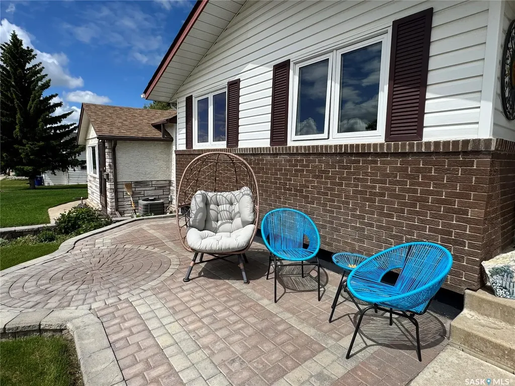 313 5th Avenue W Biggar SK S0K 0M0