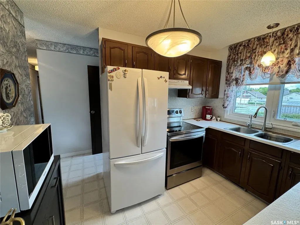 313 5th Avenue W Biggar SK S0K 0M0
