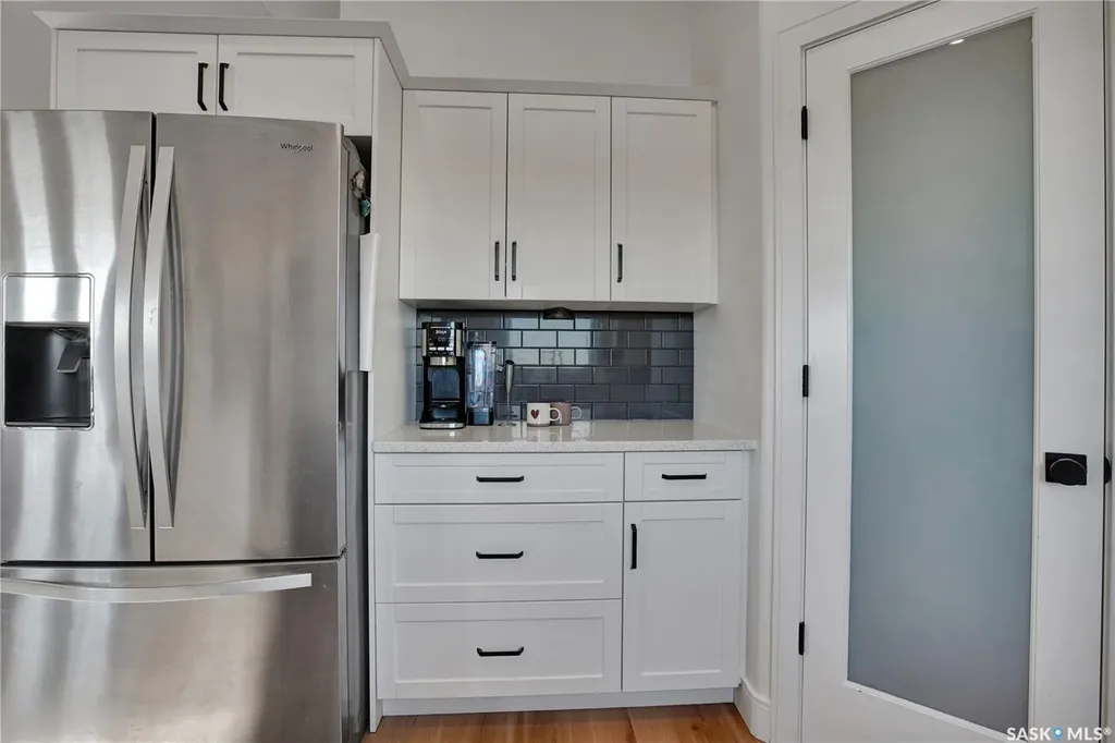 655 Kolynchuk Court Saskatoon SK S7T 0W2