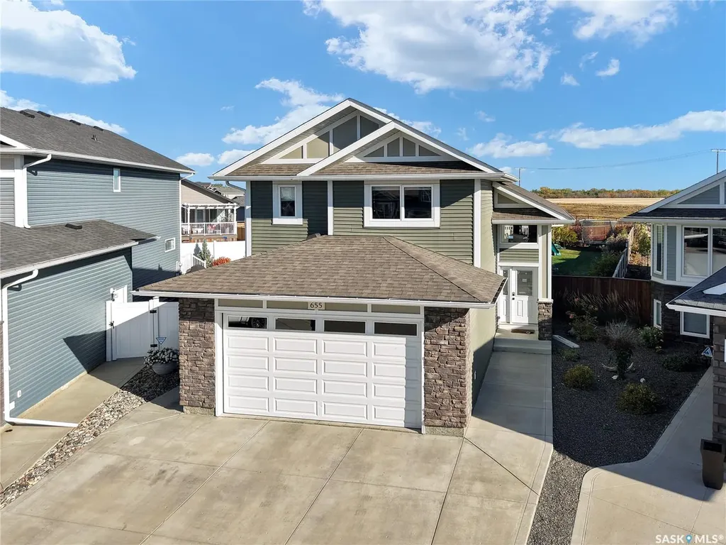 655 Kolynchuk Court Saskatoon SK S7T 0W2