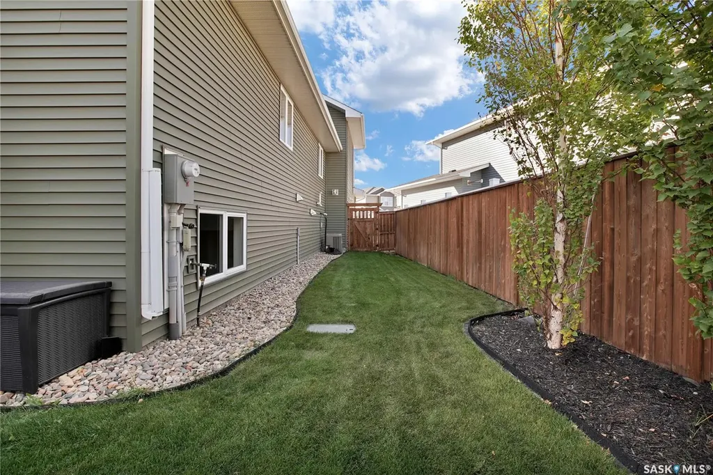 655 Kolynchuk Court Saskatoon SK S7T 0W2