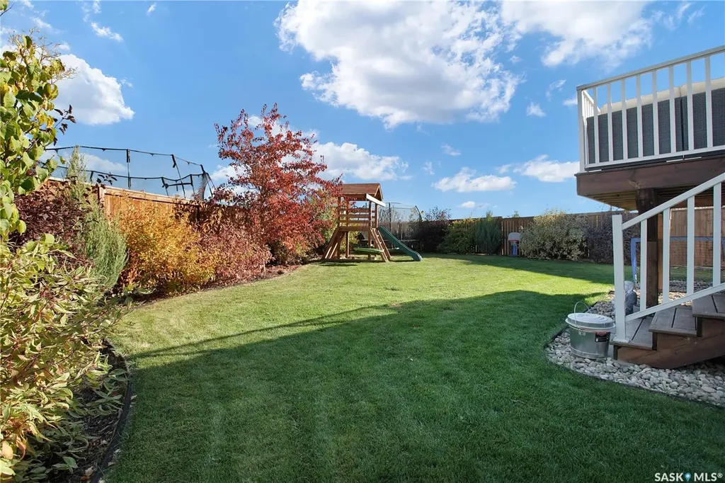 655 Kolynchuk Court Saskatoon SK S7T 0W2