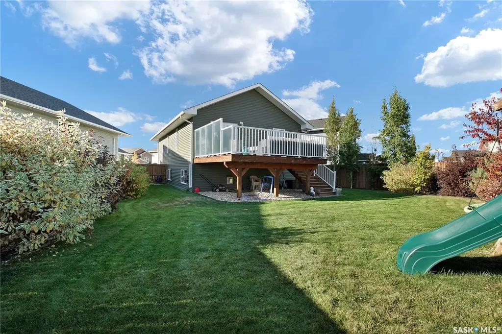 655 Kolynchuk Court Saskatoon SK S7T 0W2