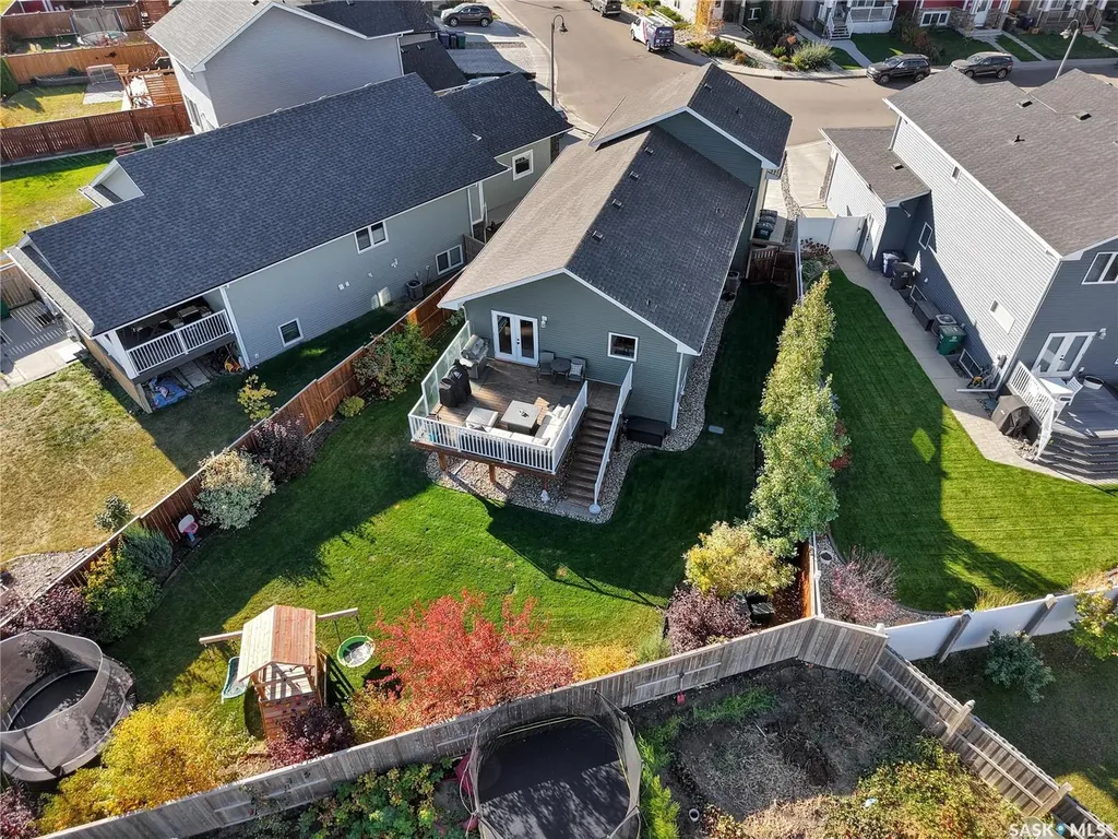 655 Kolynchuk Court Saskatoon SK S7T 0W2