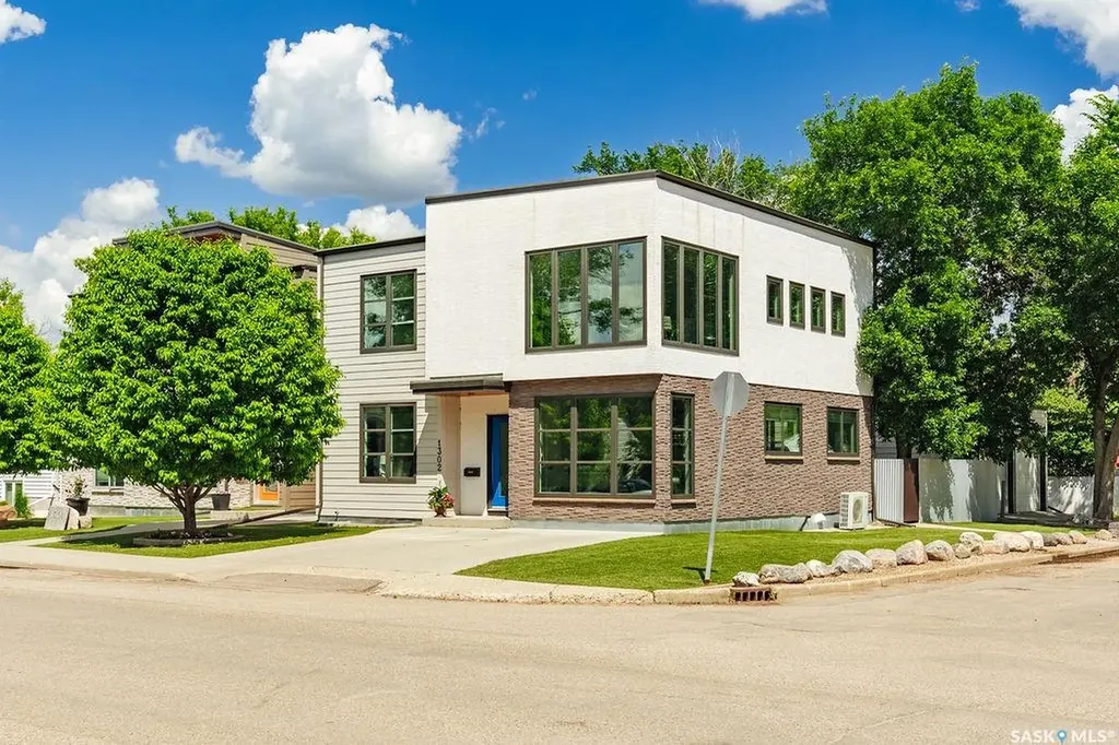 1302 Edward Avenue Saskatoon SK S7K 3B1