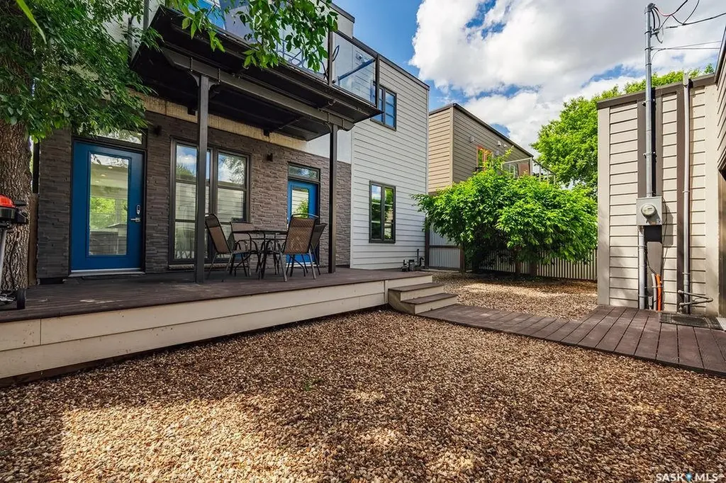 1302 Edward Avenue Saskatoon SK S7K 3B1