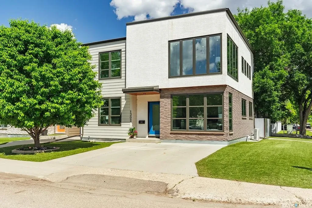 1302 Edward Avenue Saskatoon SK S7K 3B1