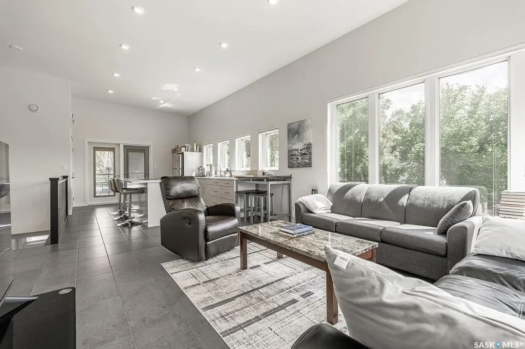 1302 Edward Avenue Saskatoon SK S7K 3B1