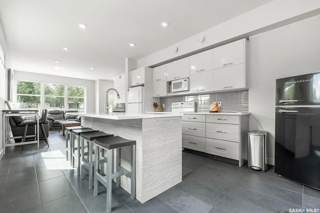 1302 Edward Avenue Saskatoon SK S7K 3B1
