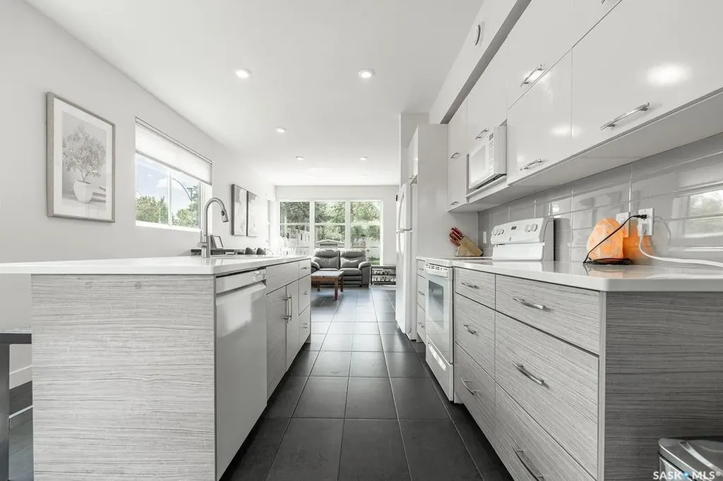 1302 Edward Avenue Saskatoon SK S7K 3B1