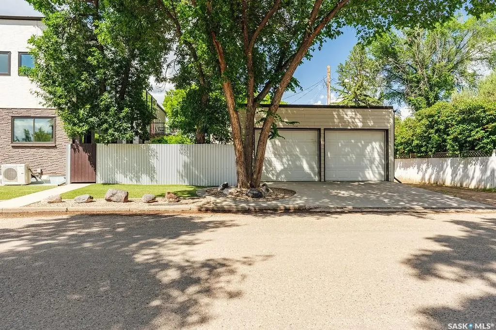 1302 Edward Avenue Saskatoon SK S7K 3B1