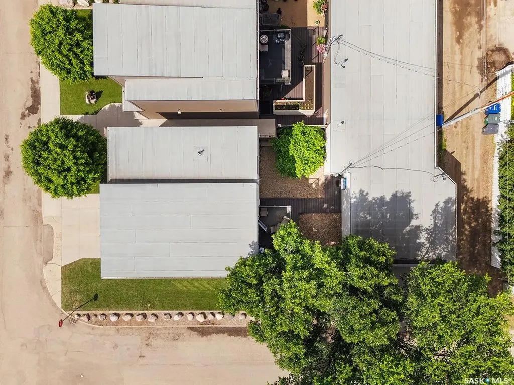 1302 Edward Avenue Saskatoon SK S7K 3B1