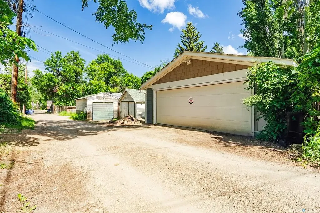 915 Temperance Street Saskatoon SK S7N 0N3