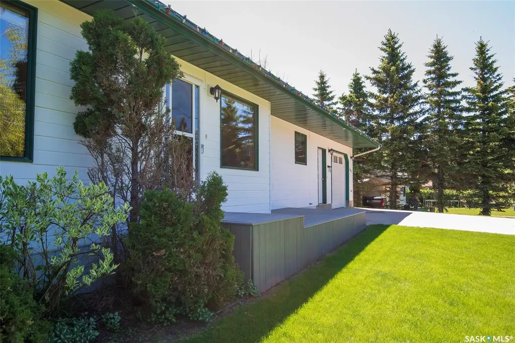 447 1st Street E Annaheim SK S0K 0G0
