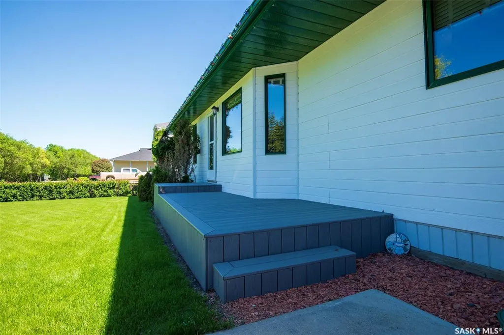 447 1st Street E Annaheim SK S0K 0G0