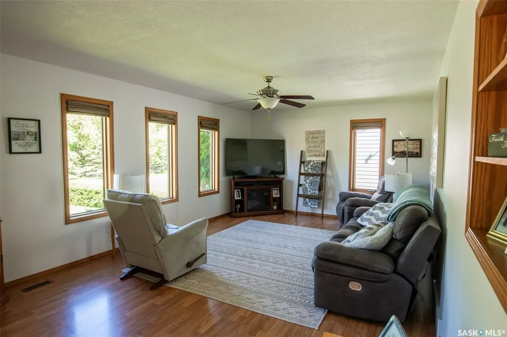 447 1st Street E Annaheim SK S0K 0G0