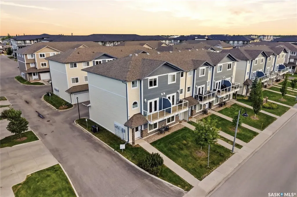 212 Willis Crescent Saskatoon SK S7T 0R6