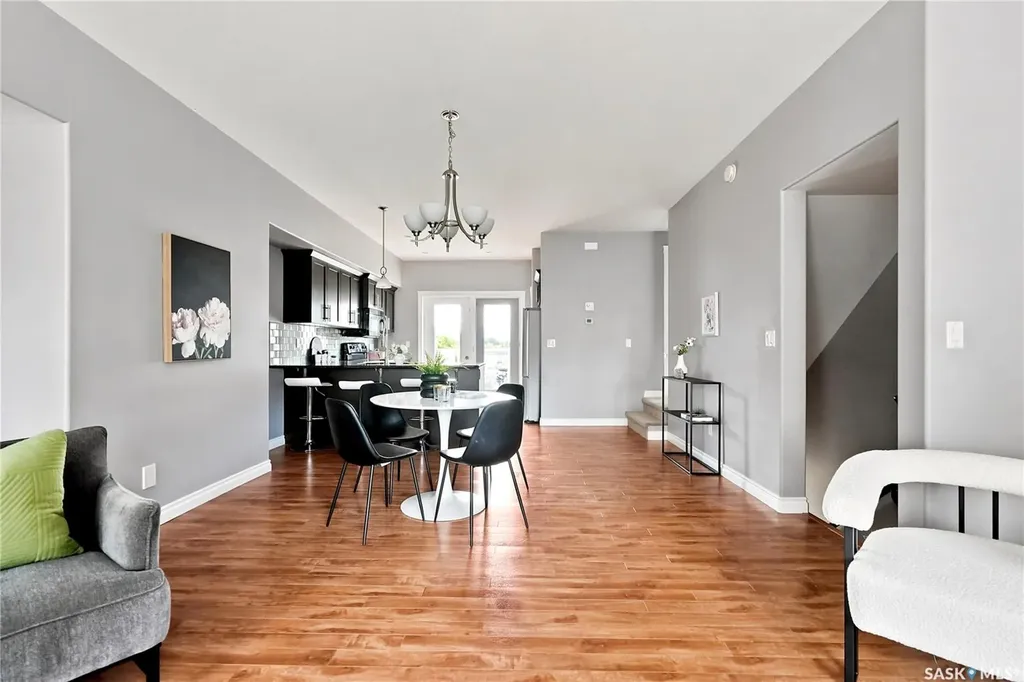 212 Willis Crescent Saskatoon SK S7T 0R6