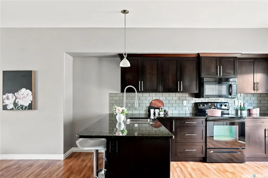 212 Willis Crescent Saskatoon SK S7T 0R6