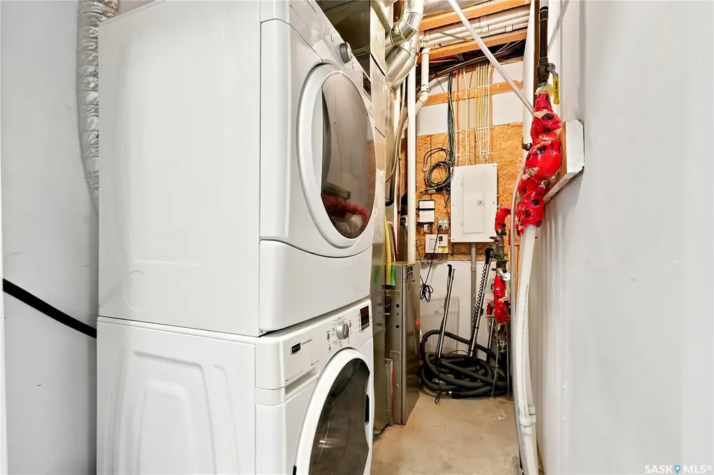 212 Willis Crescent Saskatoon SK S7T 0R6