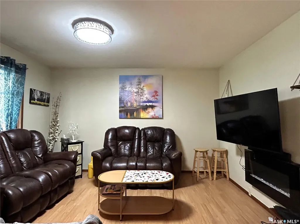238 Nesbitt Crescent Saskatoon SK S7L 6E7