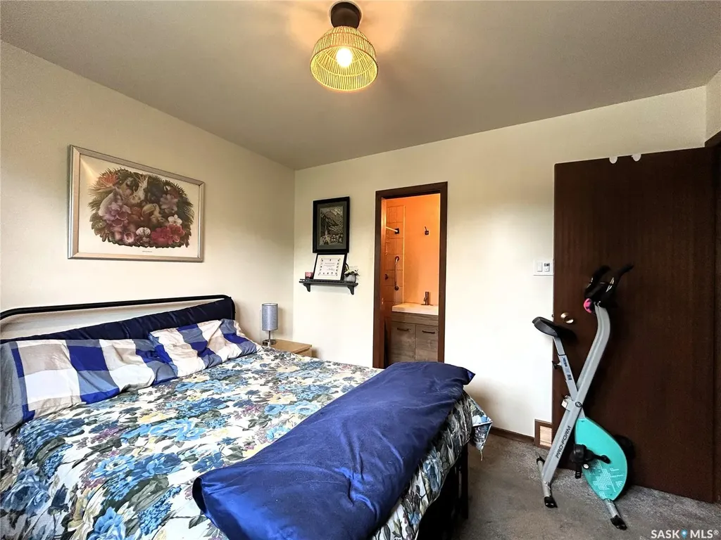 238 Nesbitt Crescent Saskatoon SK S7L 6E7