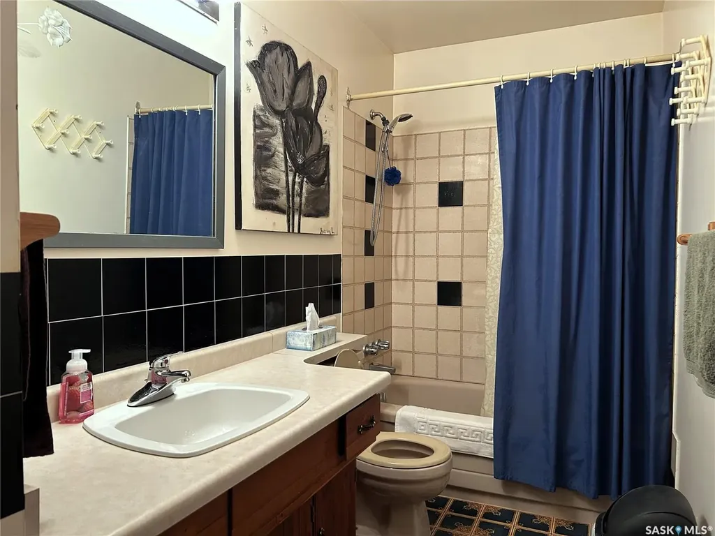 238 Nesbitt Crescent Saskatoon SK S7L 6E7