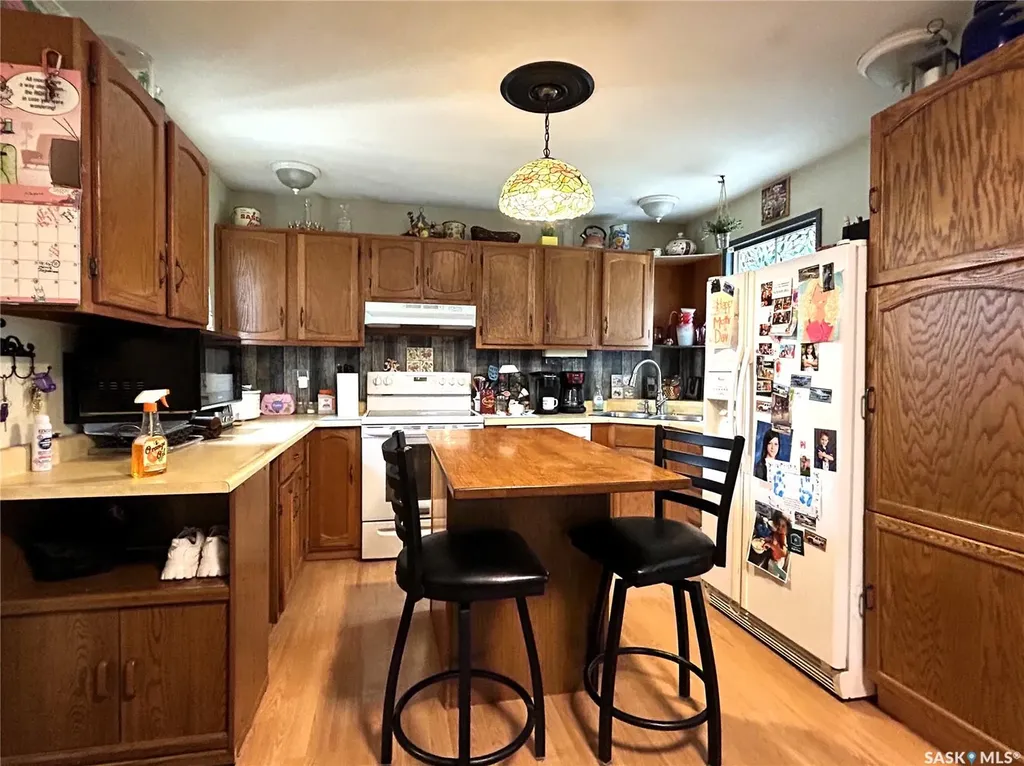 238 Nesbitt Crescent Saskatoon SK S7L 6E7