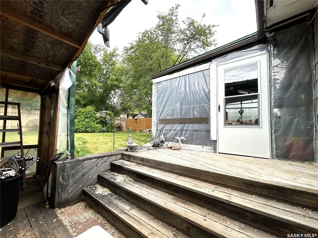 238 Nesbitt Crescent Saskatoon SK S7L 6E7