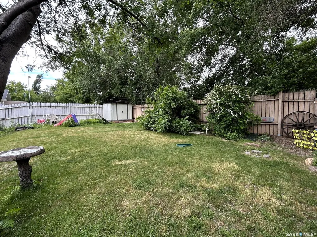 238 Nesbitt Crescent Saskatoon SK S7L 6E7