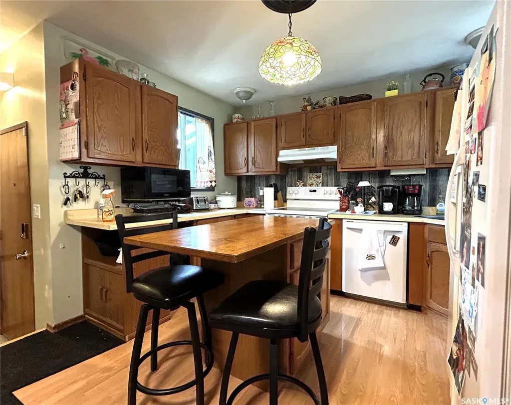 238 Nesbitt Crescent Saskatoon SK S7L 6E7