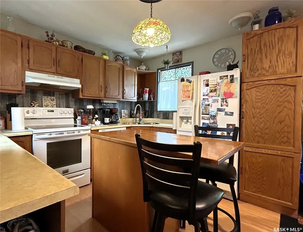 238 Nesbitt Crescent Saskatoon SK S7L 6E7