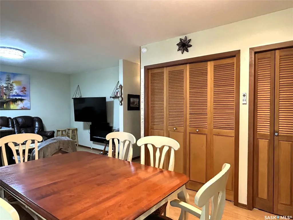 238 Nesbitt Crescent Saskatoon SK S7L 6E7
