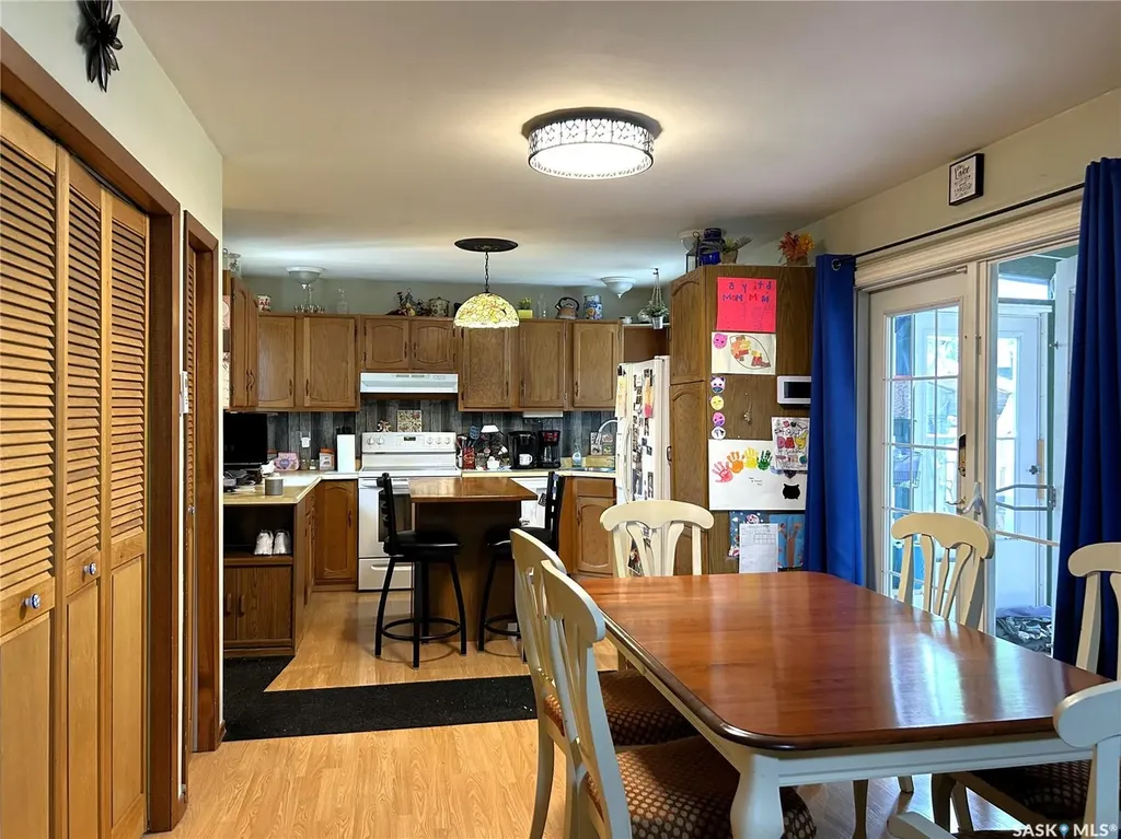 238 Nesbitt Crescent Saskatoon SK S7L 6E7