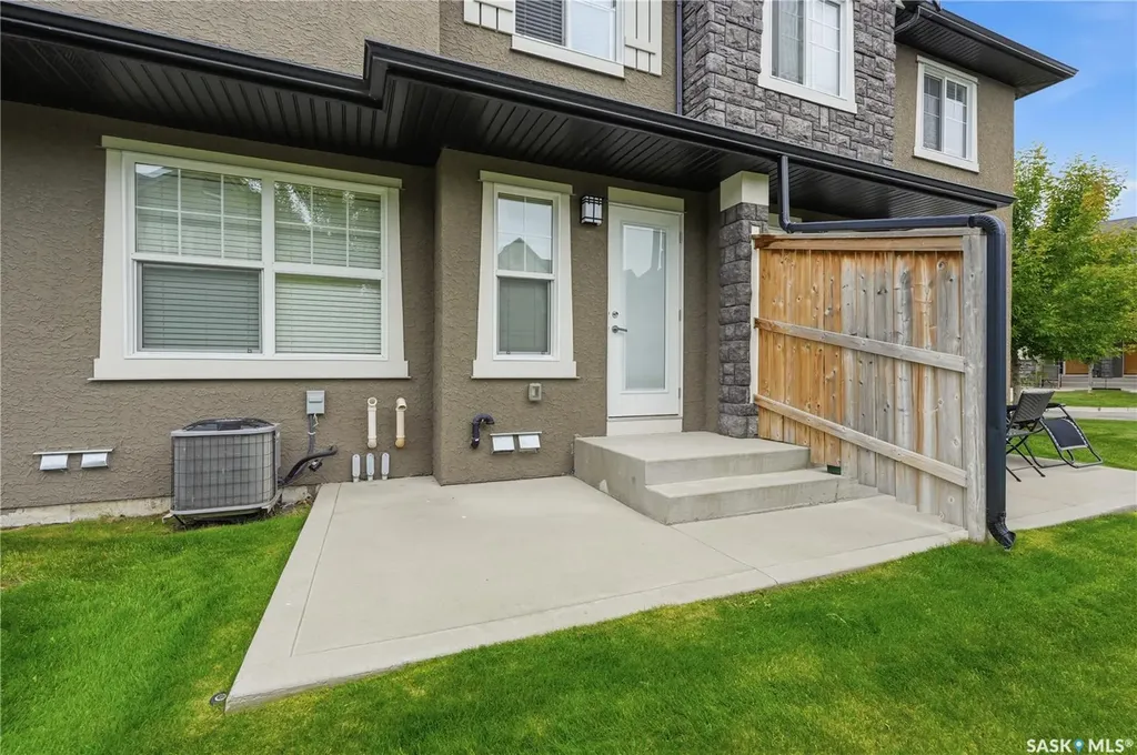 1555 Paton Crescent Saskatoon SK S7W 0V5
