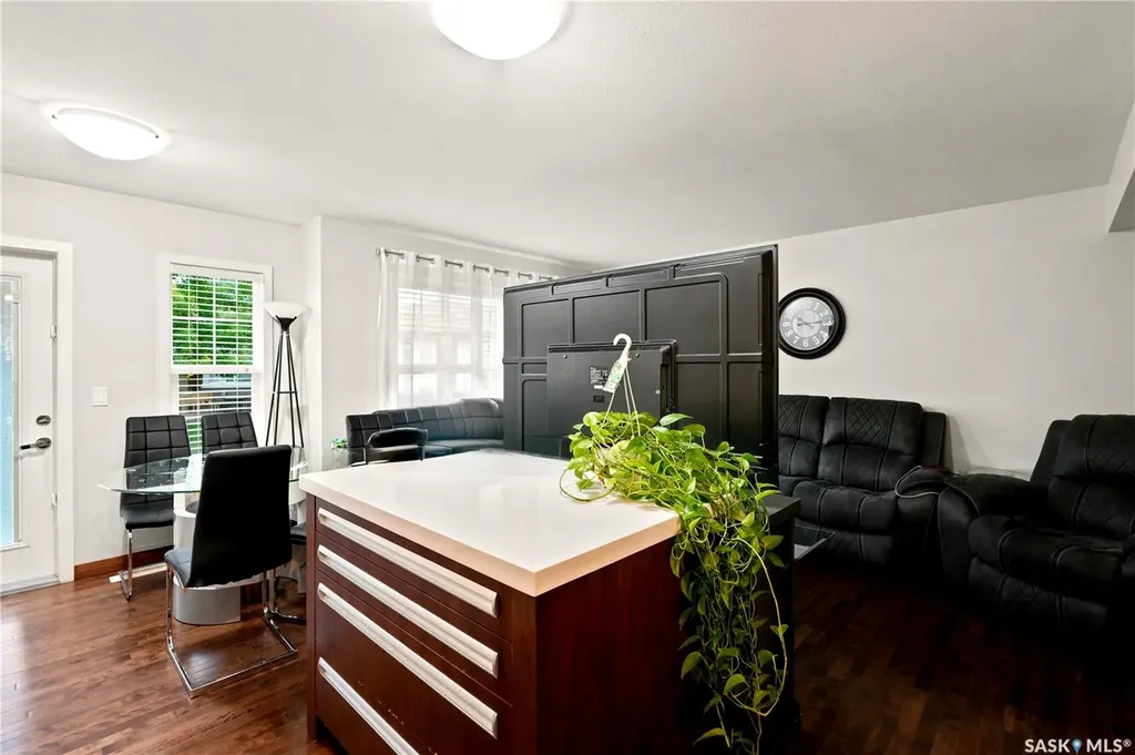 1555 Paton Crescent Saskatoon SK S7W 0V5