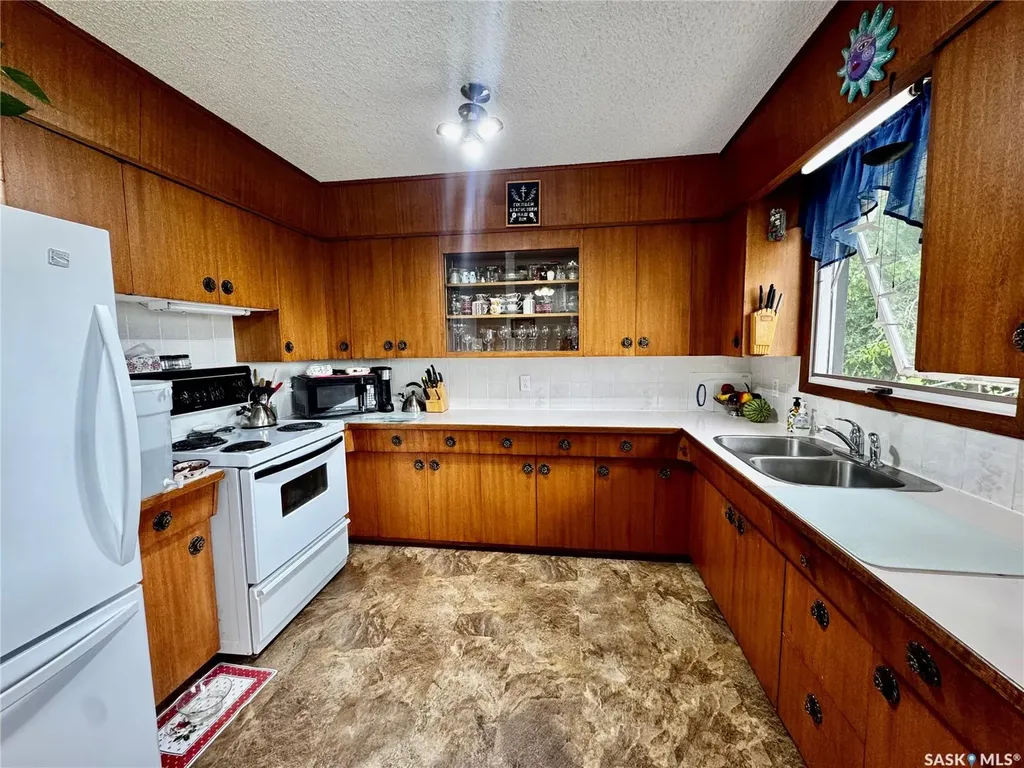 257 Kalmakoff Avenue Canora SK S0A 0L0