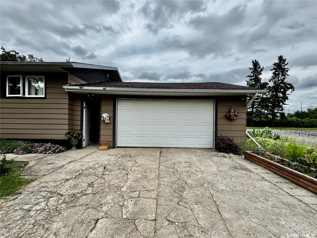 257 Kalmakoff Avenue Canora SK S0A 0L0