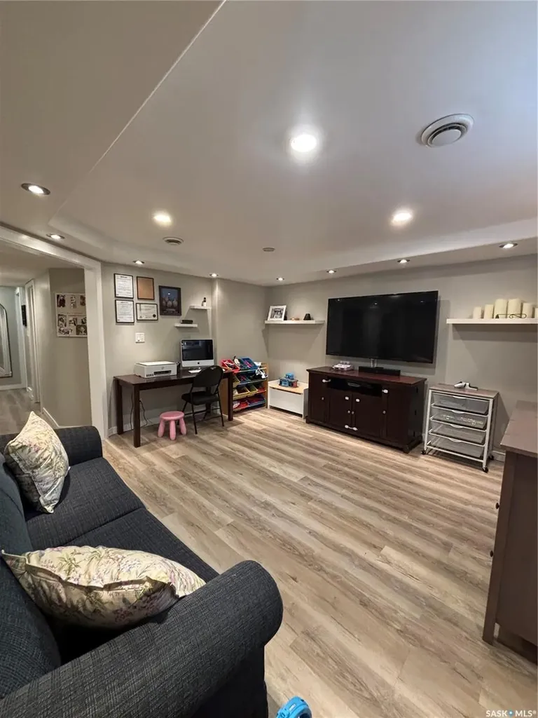 813 Sandy Rise Martensville SK S0K 2T2