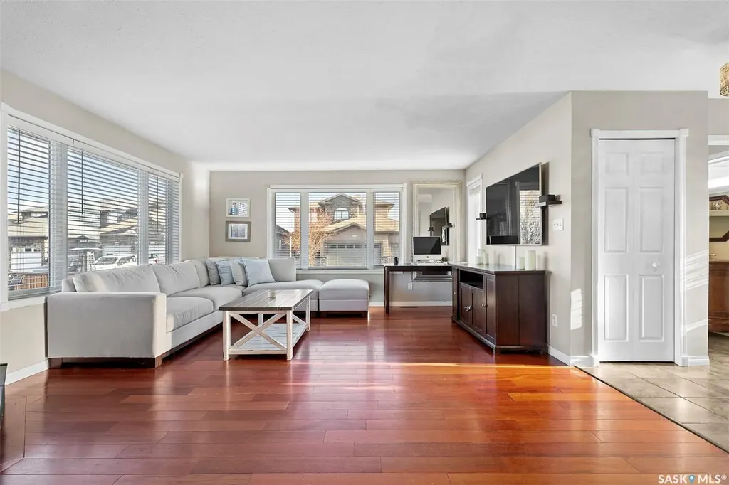 813 Sandy Rise Martensville SK S0K 2T2